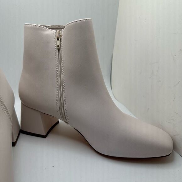 CUSHIONAIRE Women's Nexus dress heel boot +Memory Foam 9 WHITE - Picture 6 of 7